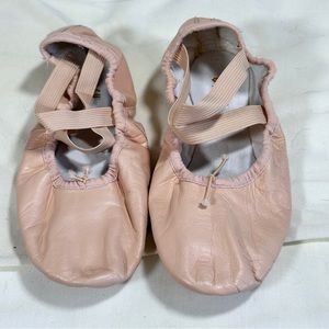 BLOCH | Cross strap pink Ballet shoe